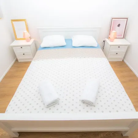 2 Cannons/old Town *