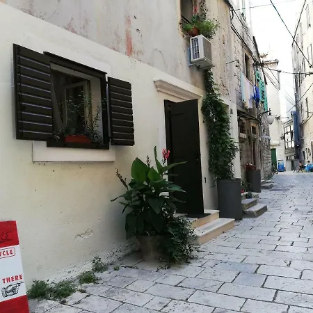 2 Cannons/old Town Appartement *